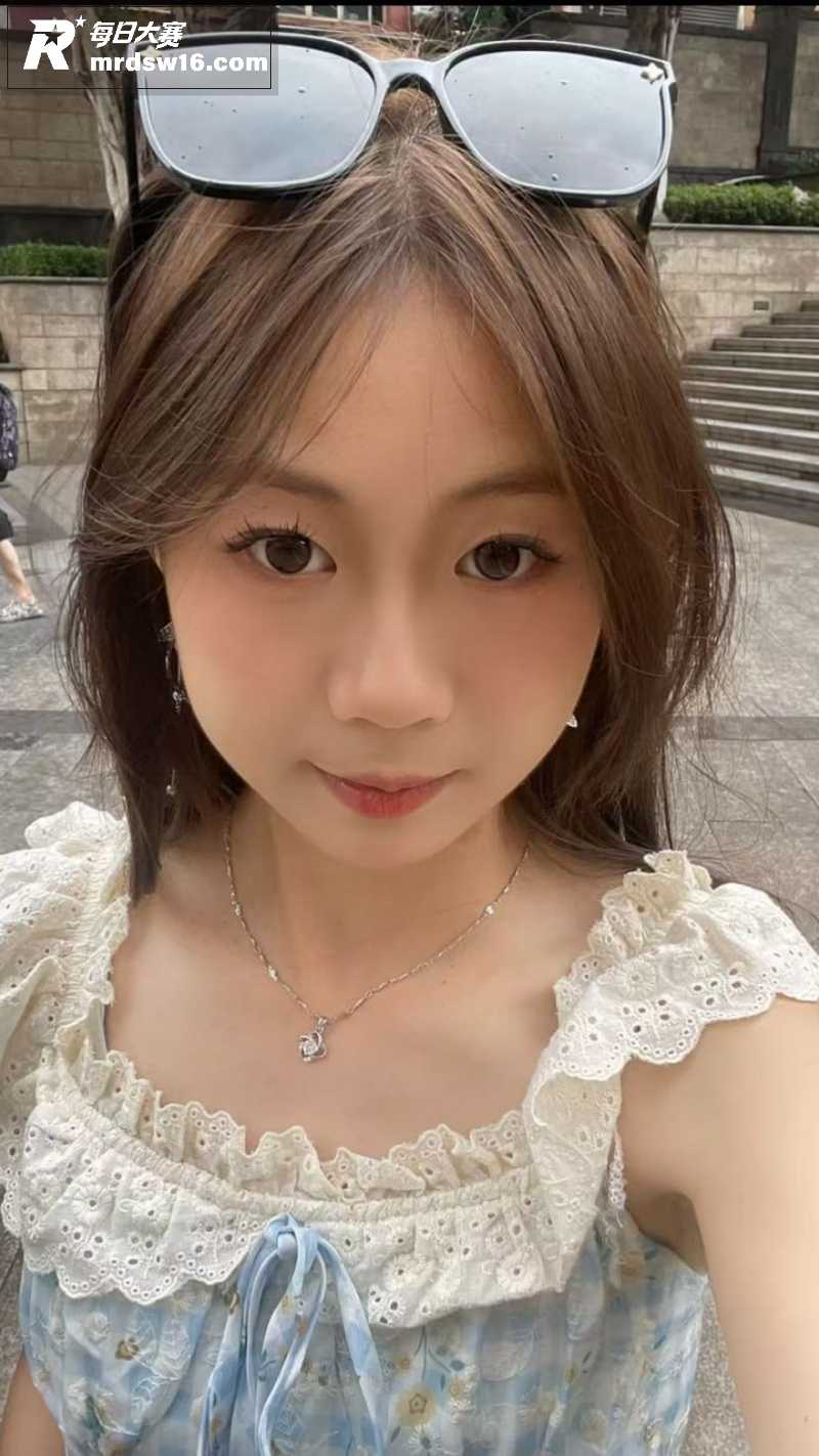 极品高颜值反差嫩妹 相关图片1